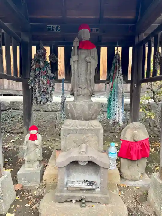 祐天寺の{uncategorized: "未分類", other: "その他", undefined: "問題あり", building: "その他建物", grave: "お墓", sacred_gate: "鳥居", guardian: "狛犬", statue: "像", buddha: "仏像", history: "歴史", nature: "自然", garden: "庭園", animal: "動物", pagoda: "塔", temizu: "手水舎", mountain_gate: "山門・神門", sanctuary: "本殿・本堂", subordinate: "末社・摂社", art: "芸術", scenery: "景色", jizo: "地蔵", ema: "絵馬", goshuin: "御朱印", omikuji: "おみくじ", items: "授与品その他", amulet: "お守り", goshuincho: "御朱印帳", eats: "食事", festival: "お祭り", votive_dance: "神楽", shichigosan: "七五三参", wedding: "結婚式", experience: "体験その他", initially: "初詣", around: "周辺", anti_infection: "感染症対策"}
