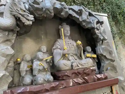 江島神社の像