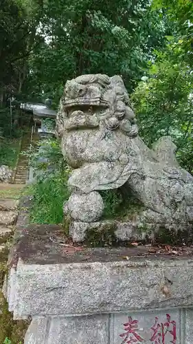 示現神社の狛犬