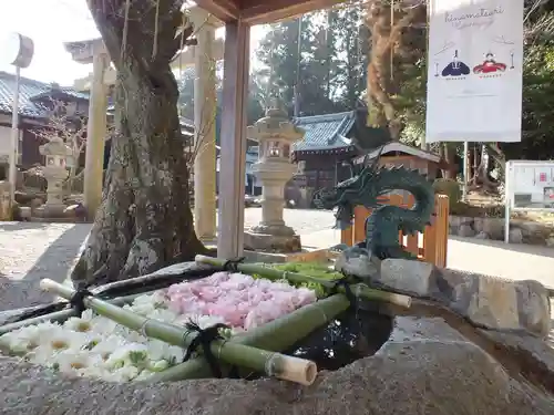 立志神社の手水舎