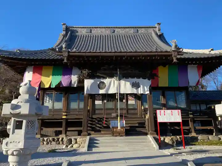 埼玉厄除け開運大師・龍泉寺(切り絵御朱印発祥の寺)の本殿・本堂