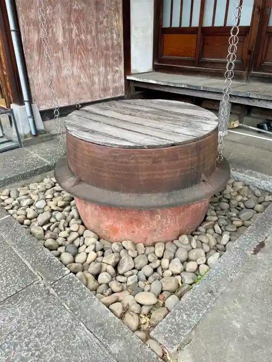 頤神襌院の{uncategorized: "未分類", other: "その他", undefined: "問題あり", building: "その他建物", grave: "お墓", sacred_gate: "鳥居", guardian: "狛犬", statue: "像", buddha: "仏像", history: "歴史", nature: "自然", garden: "庭園", animal: "動物", pagoda: "塔", temizu: "手水舎", mountain_gate: "山門・神門", sanctuary: "本殿・本堂", subordinate: "末社・摂社", art: "芸術", scenery: "景色", jizo: "地蔵", ema: "絵馬", goshuin: "御朱印", omikuji: "おみくじ", items: "授与品その他", amulet: "お守り", goshuincho: "御朱印帳", eats: "食事", festival: "お祭り", votive_dance: "神楽", shichigosan: "七五三参", wedding: "結婚式", experience: "体験その他", initially: "初詣", around: "周辺", anti_infection: "感染症対策"}