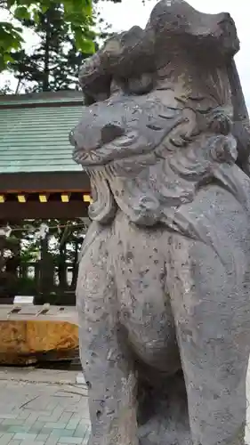 烈々布神社の狛犬