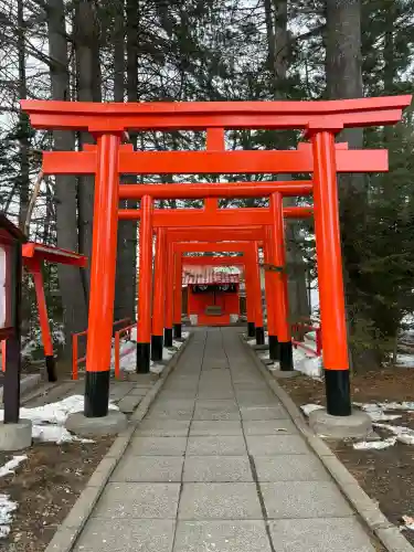 芽室神社の{uncategorized: "未分類", other: "その他", undefined: "問題あり", building: "その他建物", grave: "お墓", sacred_gate: "鳥居", guardian: "狛犬", statue: "像", buddha: "仏像", history: "歴史", nature: "自然", garden: "庭園", animal: "動物", pagoda: "塔", temizu: "手水舎", mountain_gate: "山門・神門", sanctuary: "本殿・本堂", subordinate: "末社・摂社", art: "芸術", scenery: "景色", jizo: "地蔵", ema: "絵馬", goshuin: "御朱印", omikuji: "おみくじ", items: "授与品その他", amulet: "お守り", goshuincho: "御朱印帳", eats: "食事", festival: "お祭り", votive_dance: "神楽", shichigosan: "七五三参", wedding: "結婚式", experience: "体験その他", initially: "初詣", around: "周辺", anti_infection: "感染症対策"}