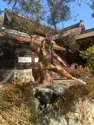 藤森神社の{uncategorized: "未分類", other: "その他", undefined: "問題あり", building: "その他建物", grave: "お墓", sacred_gate: "鳥居", guardian: "狛犬", statue: "像", buddha: "仏像", history: "歴史", nature: "自然", garden: "庭園", animal: "動物", pagoda: "塔", temizu: "手水舎", mountain_gate: "山門・神門", sanctuary: "本殿・本堂", subordinate: "末社・摂社", art: "芸術", scenery: "景色", jizo: "地蔵", ema: "絵馬", goshuin: "御朱印", omikuji: "おみくじ", items: "授与品その他", amulet: "お守り", goshuincho: "御朱印帳", eats: "食事", festival: "お祭り", votive_dance: "神楽", shichigosan: "七五三参", wedding: "結婚式", experience: "体験その他", initially: "初詣", around: "周辺", anti_infection: "感染症対策"}