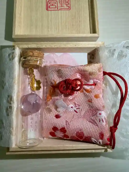 吉野神宮の{uncategorized: "未分類", other: "その他", undefined: "問題あり", building: "その他建物", grave: "お墓", sacred_gate: "鳥居", guardian: "狛犬", statue: "像", buddha: "仏像", history: "歴史", nature: "自然", garden: "庭園", animal: "動物", pagoda: "塔", temizu: "手水舎", mountain_gate: "山門・神門", sanctuary: "本殿・本堂", subordinate: "末社・摂社", art: "芸術", scenery: "景色", jizo: "地蔵", ema: "絵馬", goshuin: "御朱印", omikuji: "おみくじ", items: "授与品その他", amulet: "お守り", goshuincho: "御朱印帳", eats: "食事", festival: "お祭り", votive_dance: "神楽", shichigosan: "七五三参", wedding: "結婚式", experience: "体験その他", initially: "初詣", around: "周辺", anti_infection: "感染症対策"}