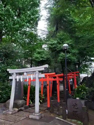 鳩森八幡神社の鳥居