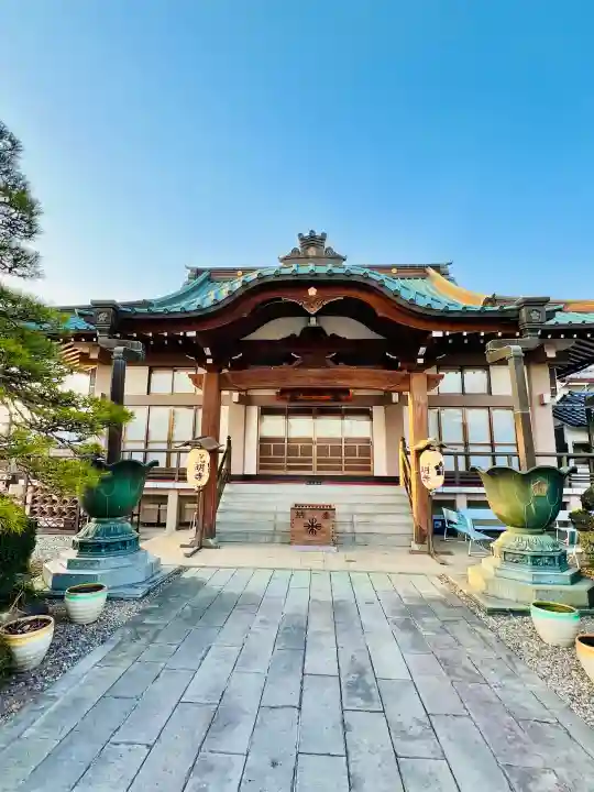 光明寺(感満不動尊)の{uncategorized: "未分類", other: "その他", undefined: "問題あり", building: "その他建物", grave: "お墓", sacred_gate: "鳥居", guardian: "狛犬", statue: "像", buddha: "仏像", history: "歴史", nature: "自然", garden: "庭園", animal: "動物", pagoda: "塔", temizu: "手水舎", mountain_gate: "山門・神門", sanctuary: "本殿・本堂", subordinate: "末社・摂社", art: "芸術", scenery: "景色", jizo: "地蔵", ema: "絵馬", goshuin: "御朱印", omikuji: "おみくじ", items: "授与品その他", amulet: "お守り", goshuincho: "御朱印帳", eats: "食事", festival: "お祭り", votive_dance: "神楽", shichigosan: "七五三参", wedding: "結婚式", experience: "体験その他", initially: "初詣", around: "周辺", anti_infection: "感染症対策"}