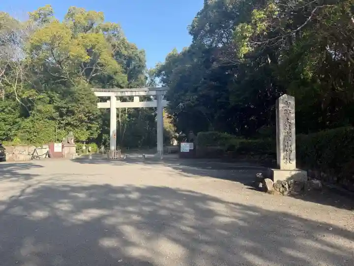 竈山神社の{uncategorized: "未分類", other: "その他", undefined: "問題あり", building: "その他建物", grave: "お墓", sacred_gate: "鳥居", guardian: "狛犬", statue: "像", buddha: "仏像", history: "歴史", nature: "自然", garden: "庭園", animal: "動物", pagoda: "塔", temizu: "手水舎", mountain_gate: "山門・神門", sanctuary: "本殿・本堂", subordinate: "末社・摂社", art: "芸術", scenery: "景色", jizo: "地蔵", ema: "絵馬", goshuin: "御朱印", omikuji: "おみくじ", items: "授与品その他", amulet: "お守り", goshuincho: "御朱印帳", eats: "食事", festival: "お祭り", votive_dance: "神楽", shichigosan: "七五三参", wedding: "結婚式", experience: "体験その他", initially: "初詣", around: "周辺", anti_infection: "感染症対策"}