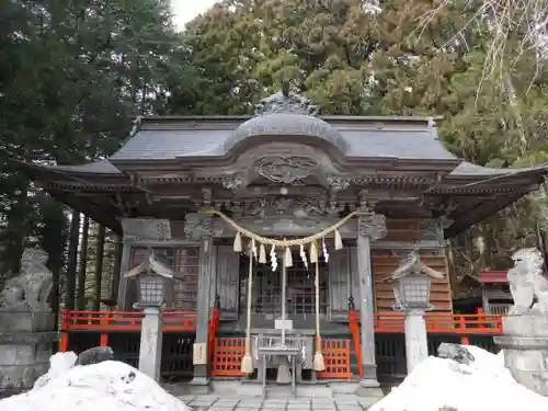 刈田嶺神社の本殿