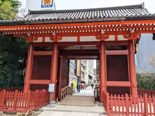 浅草神社の山門・神門