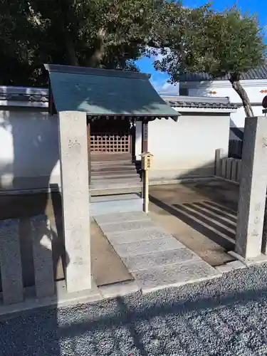 泉井上神社の末社・摂社