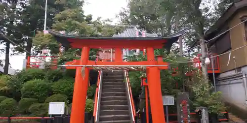 塚越稲荷神社の鳥居