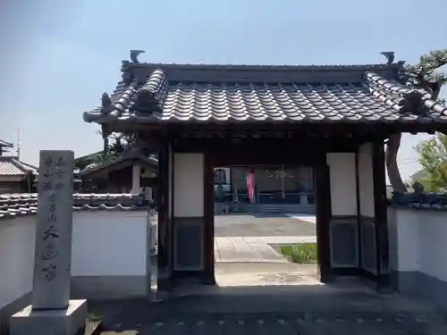 大蓮寺の山門