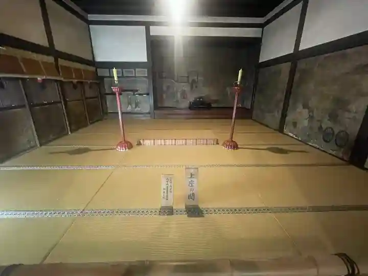 西教寺の{uncategorized: "未分類", other: "その他", undefined: "問題あり", building: "その他建物", grave: "お墓", sacred_gate: "鳥居", guardian: "狛犬", statue: "像", buddha: "仏像", history: "歴史", nature: "自然", garden: "庭園", animal: "動物", pagoda: "塔", temizu: "手水舎", mountain_gate: "山門・神門", sanctuary: "本殿・本堂", subordinate: "末社・摂社", art: "芸術", scenery: "景色", jizo: "地蔵", ema: "絵馬", goshuin: "御朱印", omikuji: "おみくじ", items: "授与品その他", amulet: "お守り", goshuincho: "御朱印帳", eats: "食事", festival: "お祭り", votive_dance: "神楽", shichigosan: "七五三参", wedding: "結婚式", experience: "体験その他", initially: "初詣", around: "周辺", anti_infection: "感染症対策"}