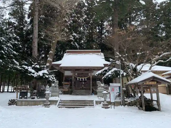 岩手山神社の本殿・本堂