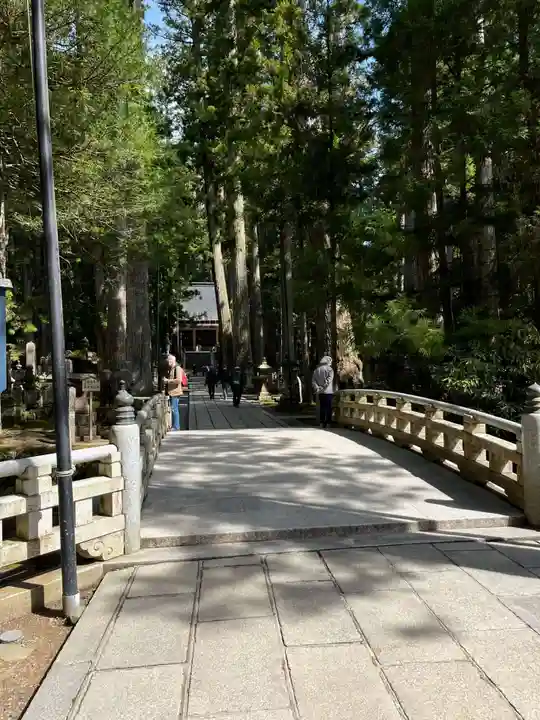 高野山金剛峯寺奥の院(和歌山県)