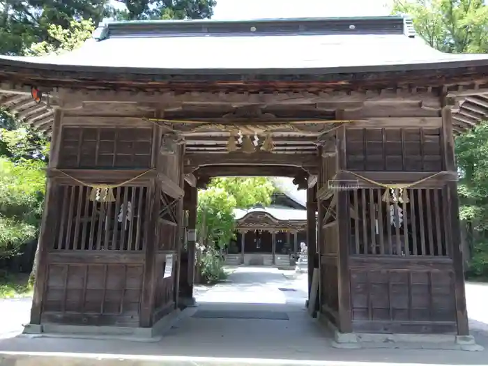 能登生国玉比古神社の山門