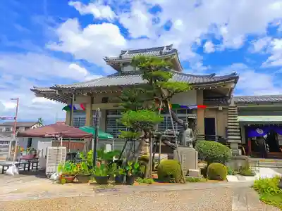 西林寺の本殿・本堂