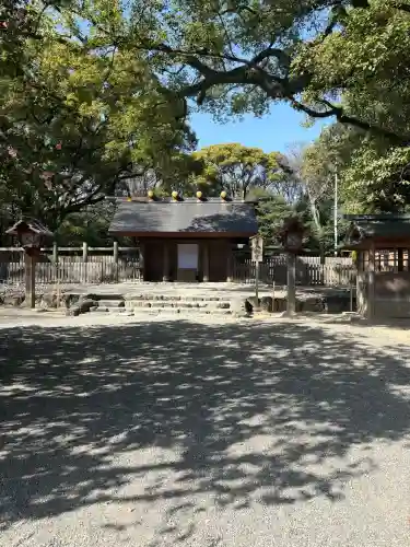 熱田神宮の{uncategorized: "未分類", other: "その他", undefined: "問題あり", building: "その他建物", grave: "お墓", sacred_gate: "鳥居", guardian: "狛犬", statue: "像", buddha: "仏像", history: "歴史", nature: "自然", garden: "庭園", animal: "動物", pagoda: "塔", temizu: "手水舎", mountain_gate: "山門・神門", sanctuary: "本殿・本堂", subordinate: "末社・摂社", art: "芸術", scenery: "景色", jizo: "地蔵", ema: "絵馬", goshuin: "御朱印", omikuji: "おみくじ", items: "授与品その他", amulet: "お守り", goshuincho: "御朱印帳", eats: "食事", festival: "お祭り", votive_dance: "神楽", shichigosan: "七五三参", wedding: "結婚式", experience: "体験その他", initially: "初詣", around: "周辺", anti_infection: "感染症対策"}