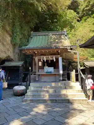 銭洗弁財天宇賀福神社の本殿・本堂
