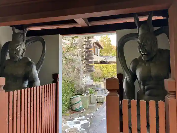 掎鹿寺の山門・神門