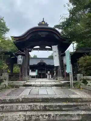 三尾神社の山門・神門