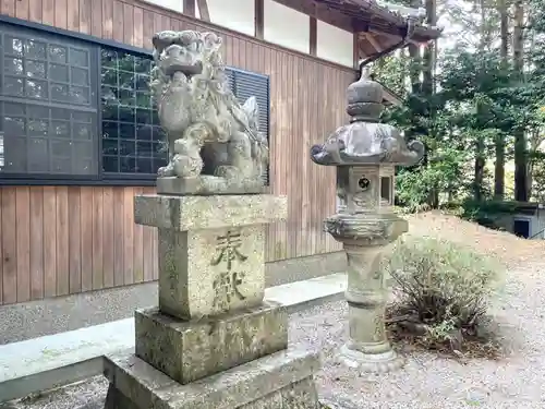 明合神社の狛犬