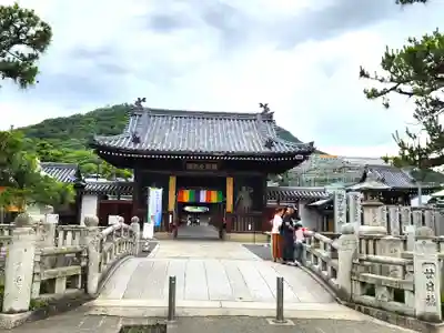 善通寺の山門・神門