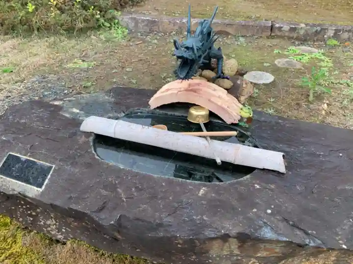 津島神社の手水舎