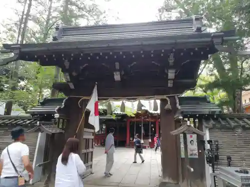 赤坂氷川神社の山門・神門