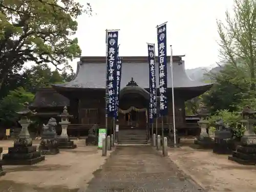 與止日女神社の本殿・本堂