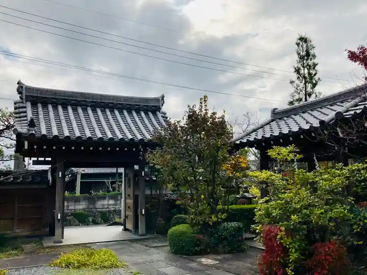 大学院の山門・神門