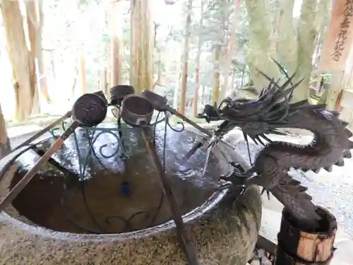 福王神社の手水舎