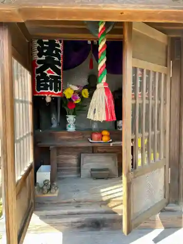 南葛八十八ヶ所霊場第七十番札所の{uncategorized: "未分類", other: "その他", undefined: "問題あり", building: "その他建物", grave: "お墓", sacred_gate: "鳥居", guardian: "狛犬", statue: "像", buddha: "仏像", history: "歴史", nature: "自然", garden: "庭園", animal: "動物", pagoda: "塔", temizu: "手水舎", mountain_gate: "山門・神門", sanctuary: "本殿・本堂", subordinate: "末社・摂社", art: "芸術", scenery: "景色", jizo: "地蔵", ema: "絵馬", goshuin: "御朱印", omikuji: "おみくじ", items: "授与品その他", amulet: "お守り", goshuincho: "御朱印帳", eats: "食事", festival: "お祭り", votive_dance: "神楽", shichigosan: "七五三参", wedding: "結婚式", experience: "体験その他", initially: "初詣", around: "周辺", anti_infection: "感染症対策"}