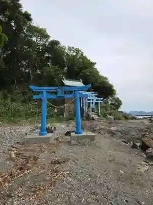 港神社の{uncategorized: "未分類", other: "その他", undefined: "問題あり", building: "その他建物", grave: "お墓", sacred_gate: "鳥居", guardian: "狛犬", statue: "像", buddha: "仏像", history: "歴史", nature: "自然", garden: "庭園", animal: "動物", pagoda: "塔", temizu: "手水舎", mountain_gate: "山門・神門", sanctuary: "本殿・本堂", subordinate: "末社・摂社", art: "芸術", scenery: "景色", jizo: "地蔵", ema: "絵馬", goshuin: "御朱印", omikuji: "おみくじ", items: "授与品その他", amulet: "お守り", goshuincho: "御朱印帳", eats: "食事", festival: "お祭り", votive_dance: "神楽", shichigosan: "七五三参", wedding: "結婚式", experience: "体験その他", initially: "初詣", around: "周辺", anti_infection: "感染症対策"}