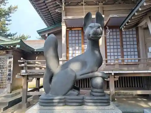 高山稲荷神社の狛犬