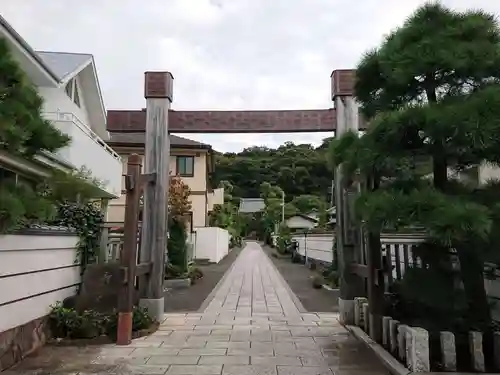 本蓮寺の鳥居