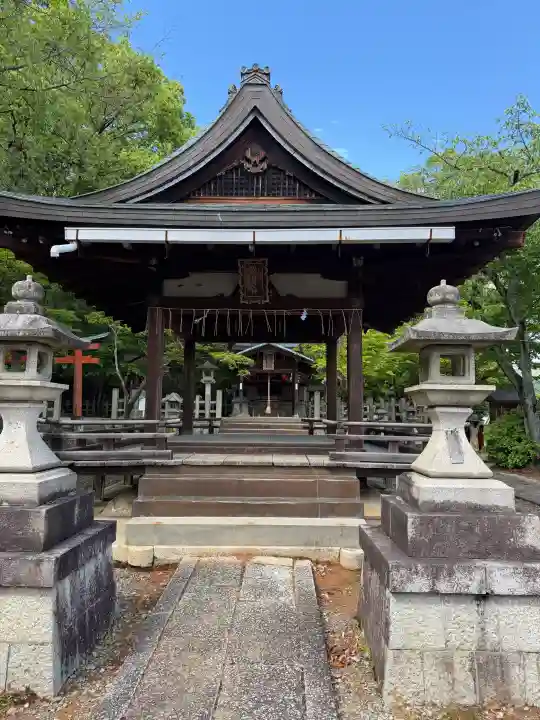 竹中稲荷神社(吉田神社末社)の{uncategorized: "未分類", other: "その他", undefined: "問題あり", building: "その他建物", grave: "お墓", sacred_gate: "鳥居", guardian: "狛犬", statue: "像", buddha: "仏像", history: "歴史", nature: "自然", garden: "庭園", animal: "動物", pagoda: "塔", temizu: "手水舎", mountain_gate: "山門・神門", sanctuary: "本殿・本堂", subordinate: "末社・摂社", art: "芸術", scenery: "景色", jizo: "地蔵", ema: "絵馬", goshuin: "御朱印", omikuji: "おみくじ", items: "授与品その他", amulet: "お守り", goshuincho: "御朱印帳", eats: "食事", festival: "お祭り", votive_dance: "神楽", shichigosan: "七五三参", wedding: "結婚式", experience: "体験その他", initially: "初詣", around: "周辺", anti_infection: "感染症対策"}