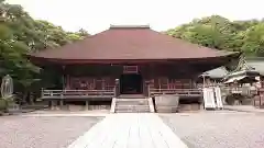 瀧山寺の本殿