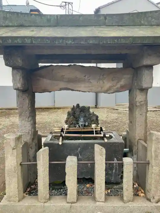 西早稲田天祖神社の{uncategorized: "未分類", other: "その他", undefined: "問題あり", building: "その他建物", grave: "お墓", sacred_gate: "鳥居", guardian: "狛犬", statue: "像", buddha: "仏像", history: "歴史", nature: "自然", garden: "庭園", animal: "動物", pagoda: "塔", temizu: "手水舎", mountain_gate: "山門・神門", sanctuary: "本殿・本堂", subordinate: "末社・摂社", art: "芸術", scenery: "景色", jizo: "地蔵", ema: "絵馬", goshuin: "御朱印", omikuji: "おみくじ", items: "授与品その他", amulet: "お守り", goshuincho: "御朱印帳", eats: "食事", festival: "お祭り", votive_dance: "神楽", shichigosan: "七五三参", wedding: "結婚式", experience: "体験その他", initially: "初詣", around: "周辺", anti_infection: "感染症対策"}