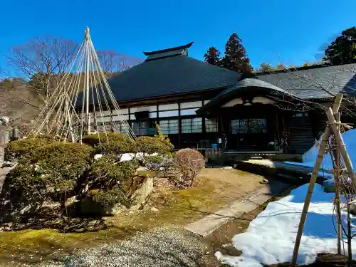 大龍寺の{uncategorized: "未分類", other: "その他", undefined: "問題あり", building: "その他建物", grave: "お墓", sacred_gate: "鳥居", guardian: "狛犬", statue: "像", buddha: "仏像", history: "歴史", nature: "自然", garden: "庭園", animal: "動物", pagoda: "塔", temizu: "手水舎", mountain_gate: "山門・神門", sanctuary: "本殿・本堂", subordinate: "末社・摂社", art: "芸術", scenery: "景色", jizo: "地蔵", ema: "絵馬", goshuin: "御朱印", omikuji: "おみくじ", items: "授与品その他", amulet: "お守り", goshuincho: "御朱印帳", eats: "食事", festival: "お祭り", votive_dance: "神楽", shichigosan: "七五三参", wedding: "結婚式", experience: "体験その他", initially: "初詣", around: "周辺", anti_infection: "感染症対策"}