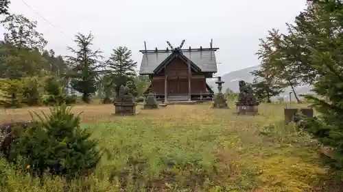 新城神社の本殿