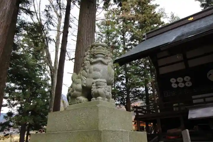 山家神社の狛犬