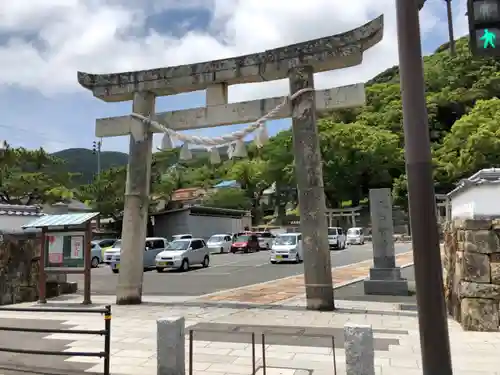 厳原八幡宮神社の鳥居