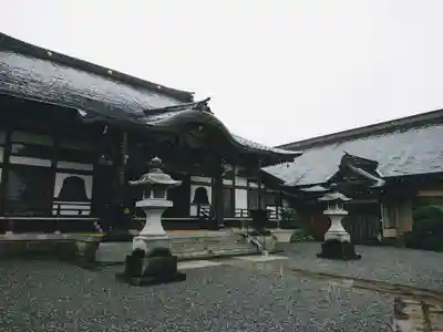 米倉寺の本殿・本堂