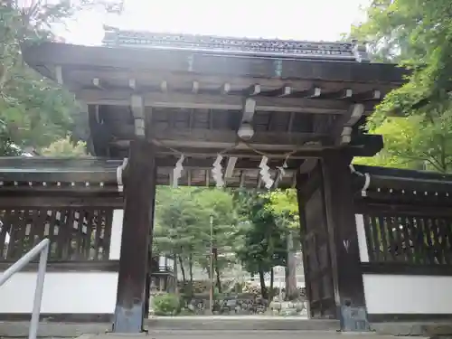 月読神社（松尾大社摂社）の山門・神門