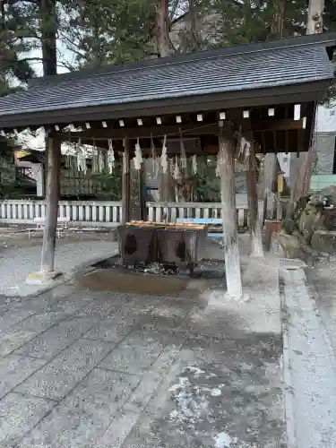 諏訪大社の{uncategorized: "未分類", other: "その他", undefined: "問題あり", building: "その他建物", grave: "お墓", sacred_gate: "鳥居", guardian: "狛犬", statue: "像", buddha: "仏像", history: "歴史", nature: "自然", garden: "庭園", animal: "動物", pagoda: "塔", temizu: "手水舎", mountain_gate: "山門・神門", sanctuary: "本殿・本堂", subordinate: "末社・摂社", art: "芸術", scenery: "景色", jizo: "地蔵", ema: "絵馬", goshuin: "御朱印", omikuji: "おみくじ", items: "授与品その他", amulet: "お守り", goshuincho: "御朱印帳", eats: "食事", festival: "お祭り", votive_dance: "神楽", shichigosan: "七五三参", wedding: "結婚式", experience: "体験その他", initially: "初詣", around: "周辺", anti_infection: "感染症対策"}