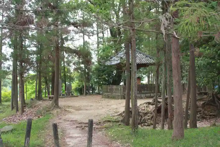 二上山傘堂(奈良県)
