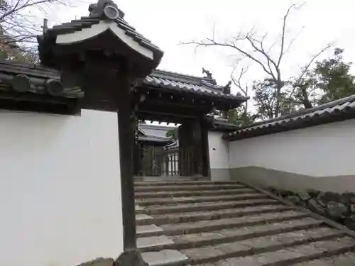 竜松院の山門